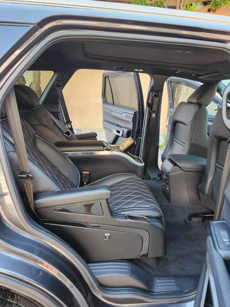 Độ ghế massage cho Ford Everest 2023
