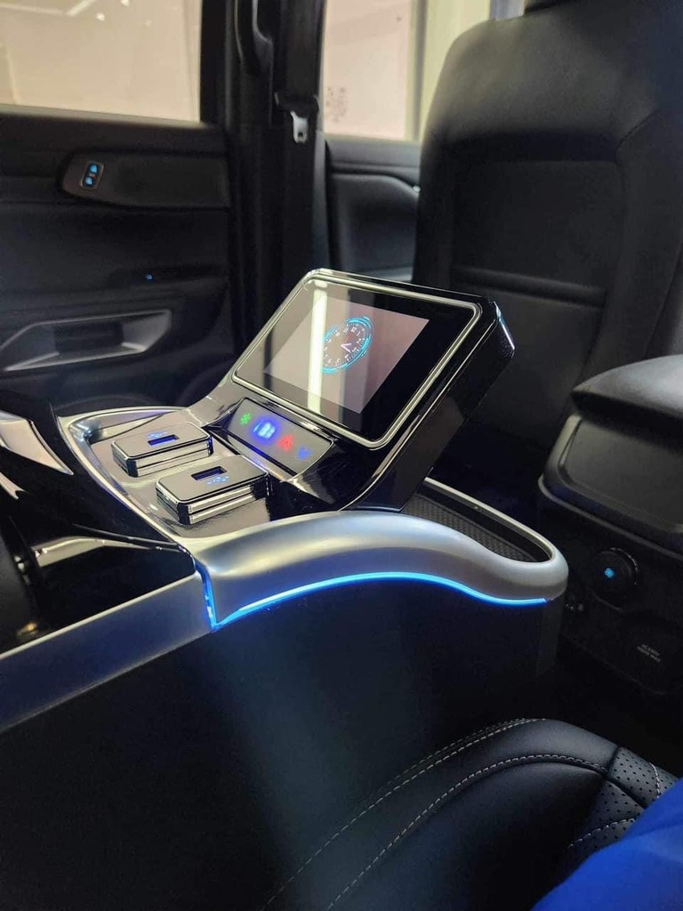 Độ ghế massage cho Ford Everest 2023