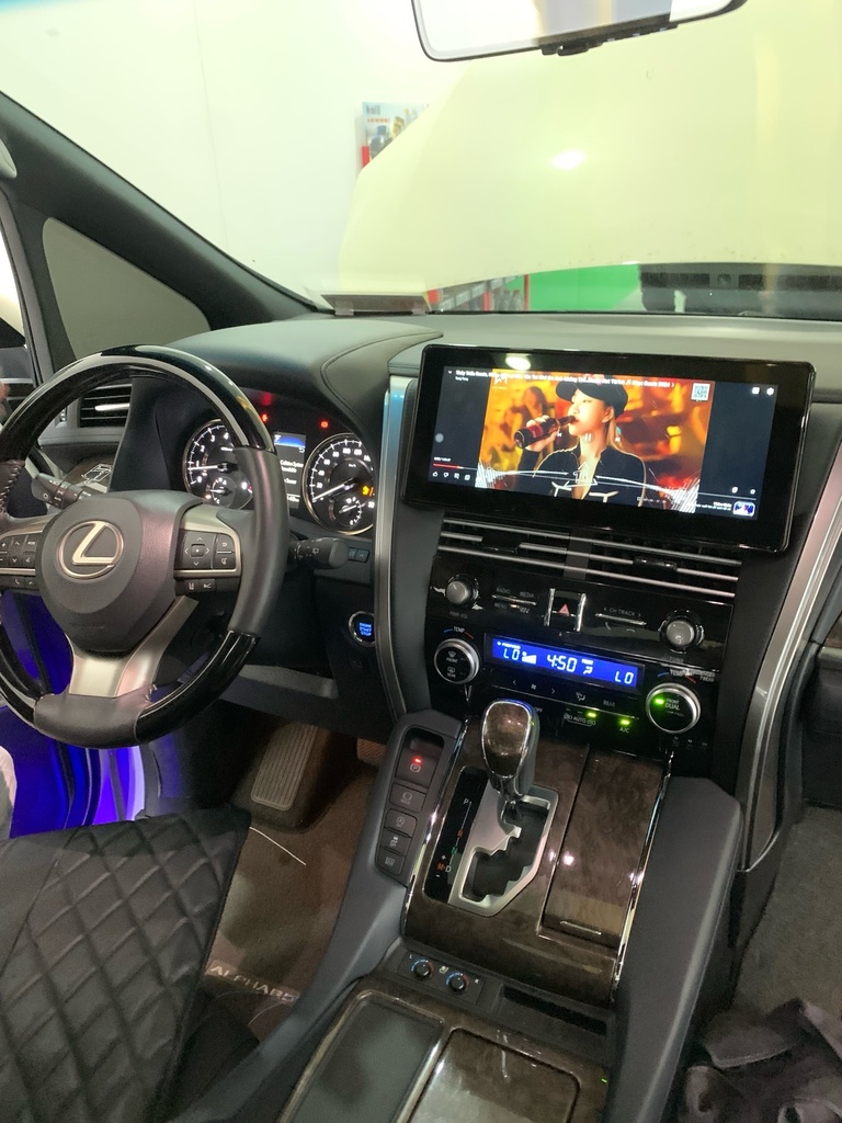 Màn hình androi Alphard style lm300