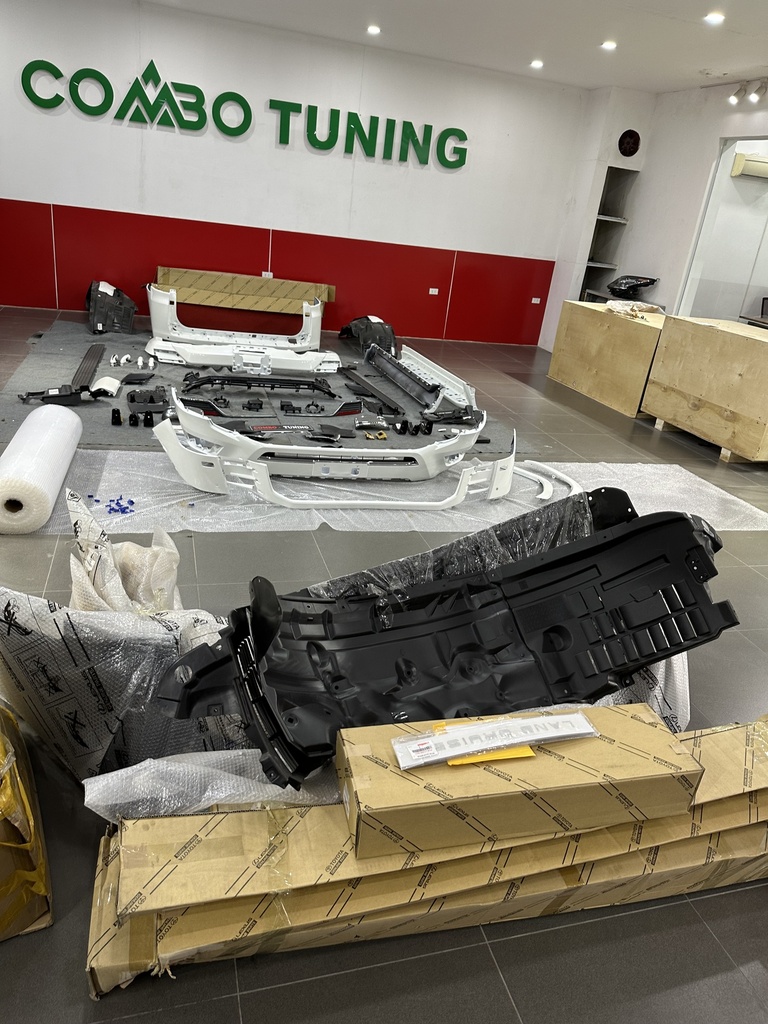 Bodykit Trung Đông chính hãng cho LC300