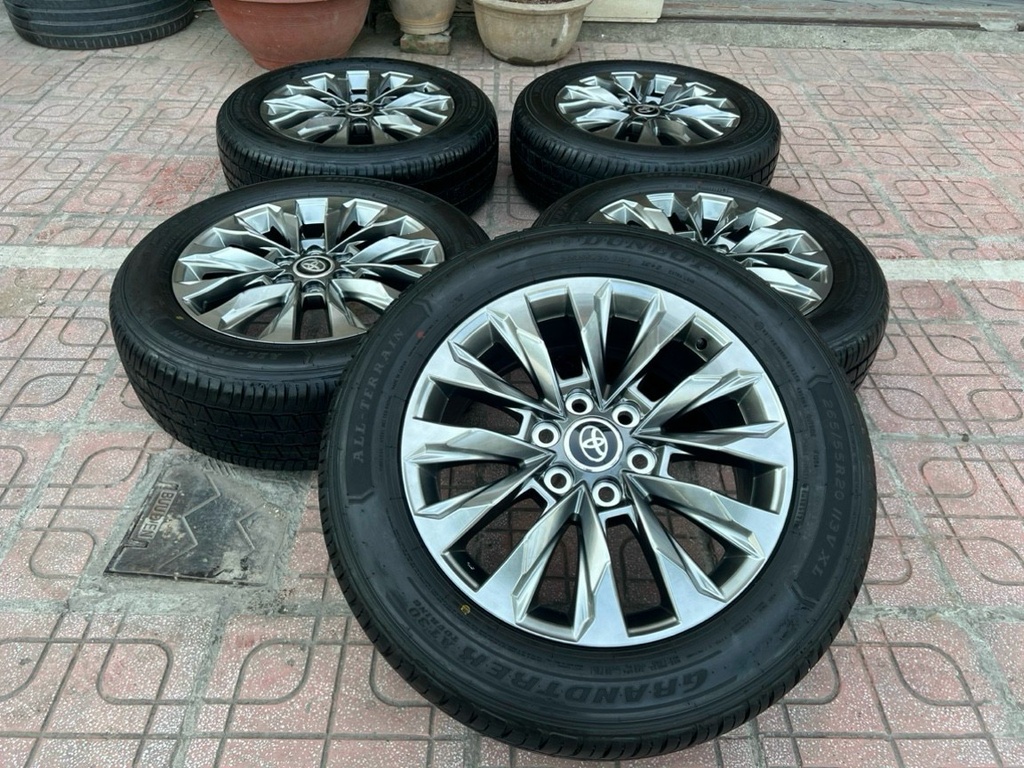Mâm 20 inch Trung Đông chính hãng cho LC300