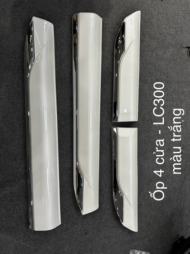 Ốp nhựa chrome 4 cánh cửa LC300 